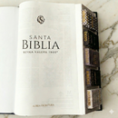 Biblia León Negra Personalizable con Nombre en Dorado